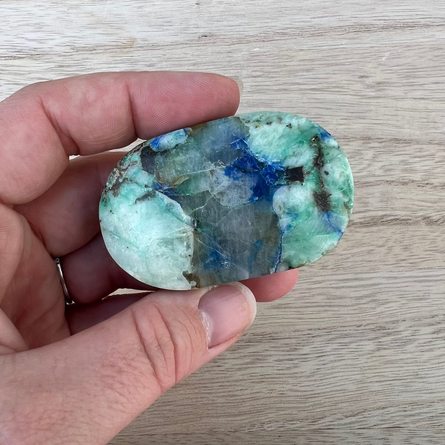 Chrysocolla in Quartz Palm Stone E