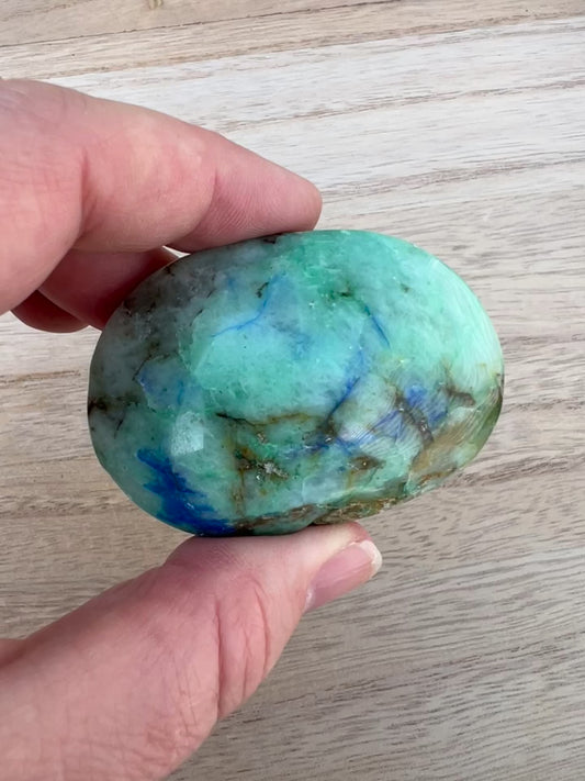 Chrysocolla in Quartz Palm Stone C